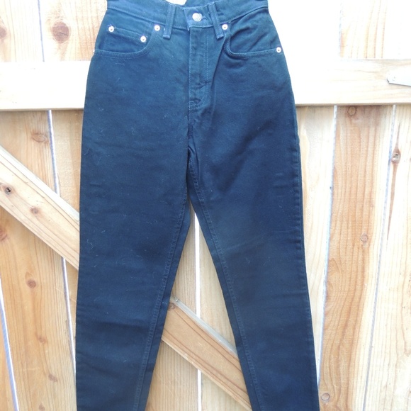 Levi's Denim - Vintage Levis Black 550 Relaxed Fit 1 short